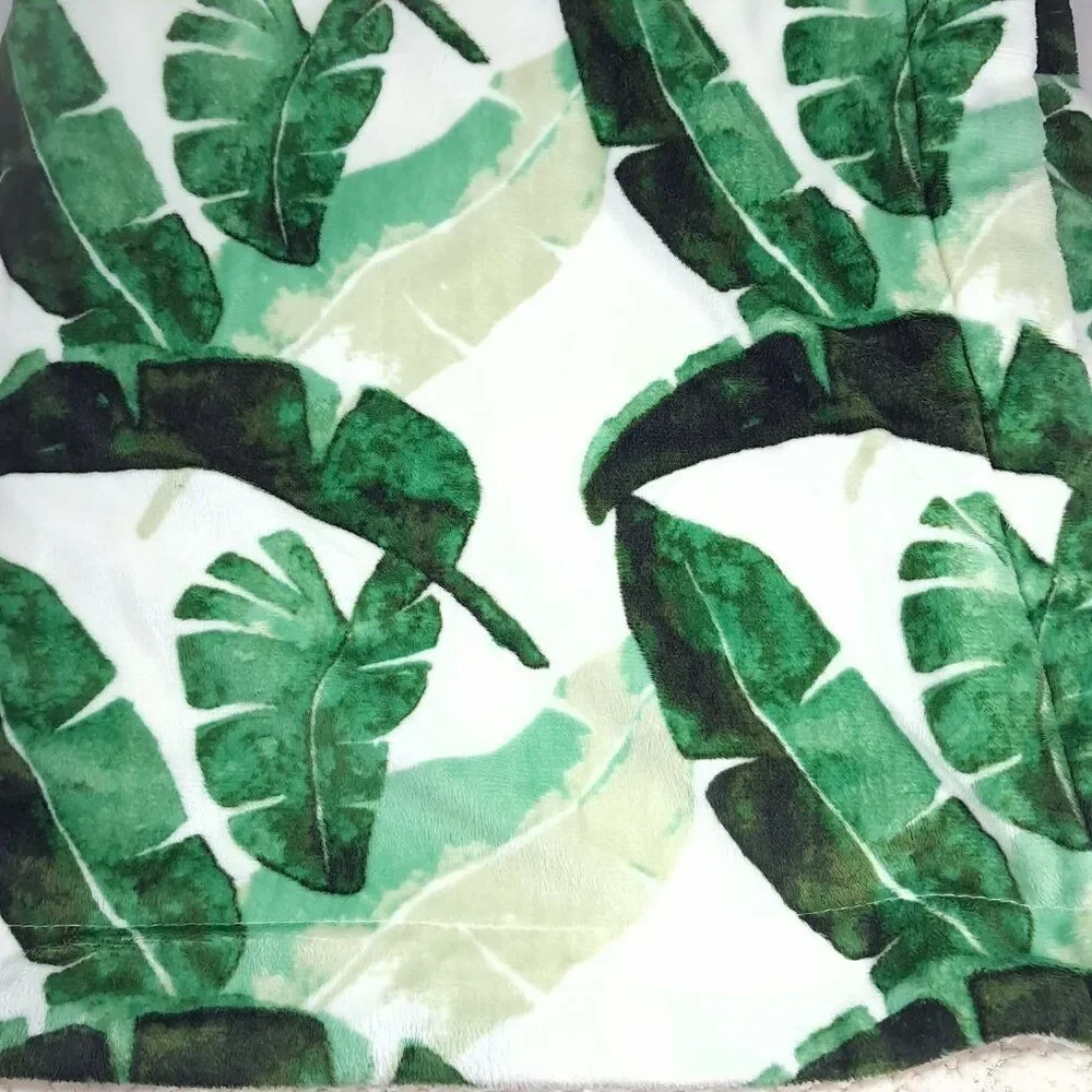 Lila & Jack baby blanket green leaf tropical palm banana leaves sherpa‎ white